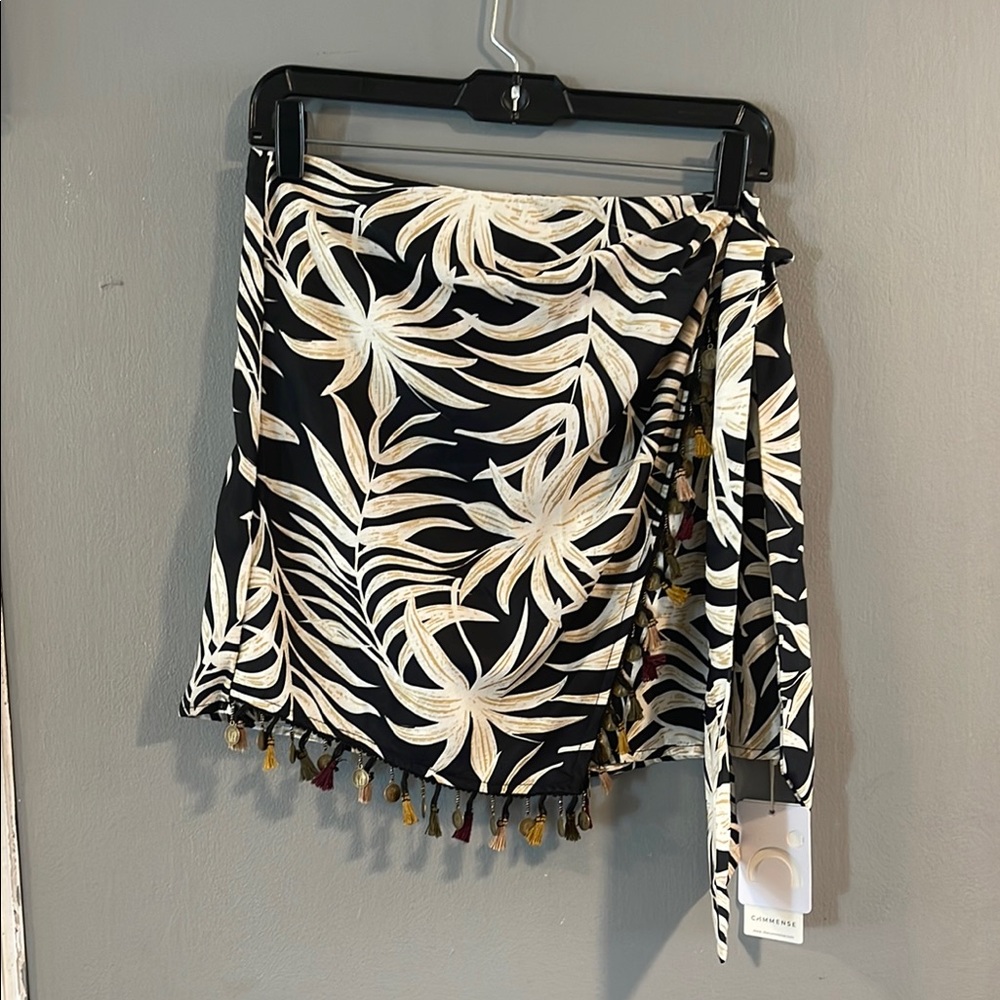 Commense Black and Cream Floral Swim Sarong